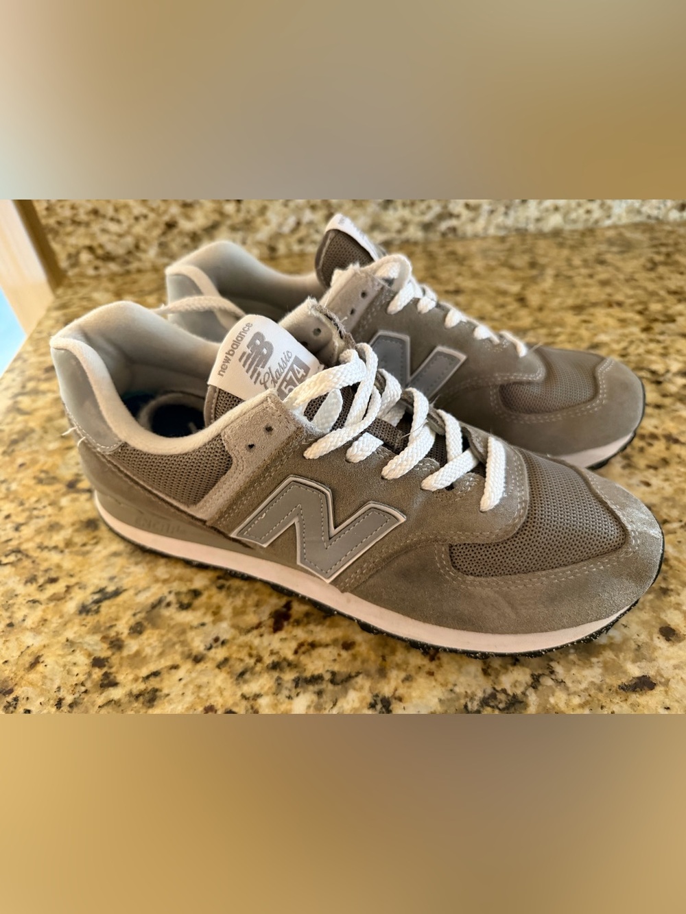 New Balance Men’s 9.5  574 Classic Sneaker - Gray